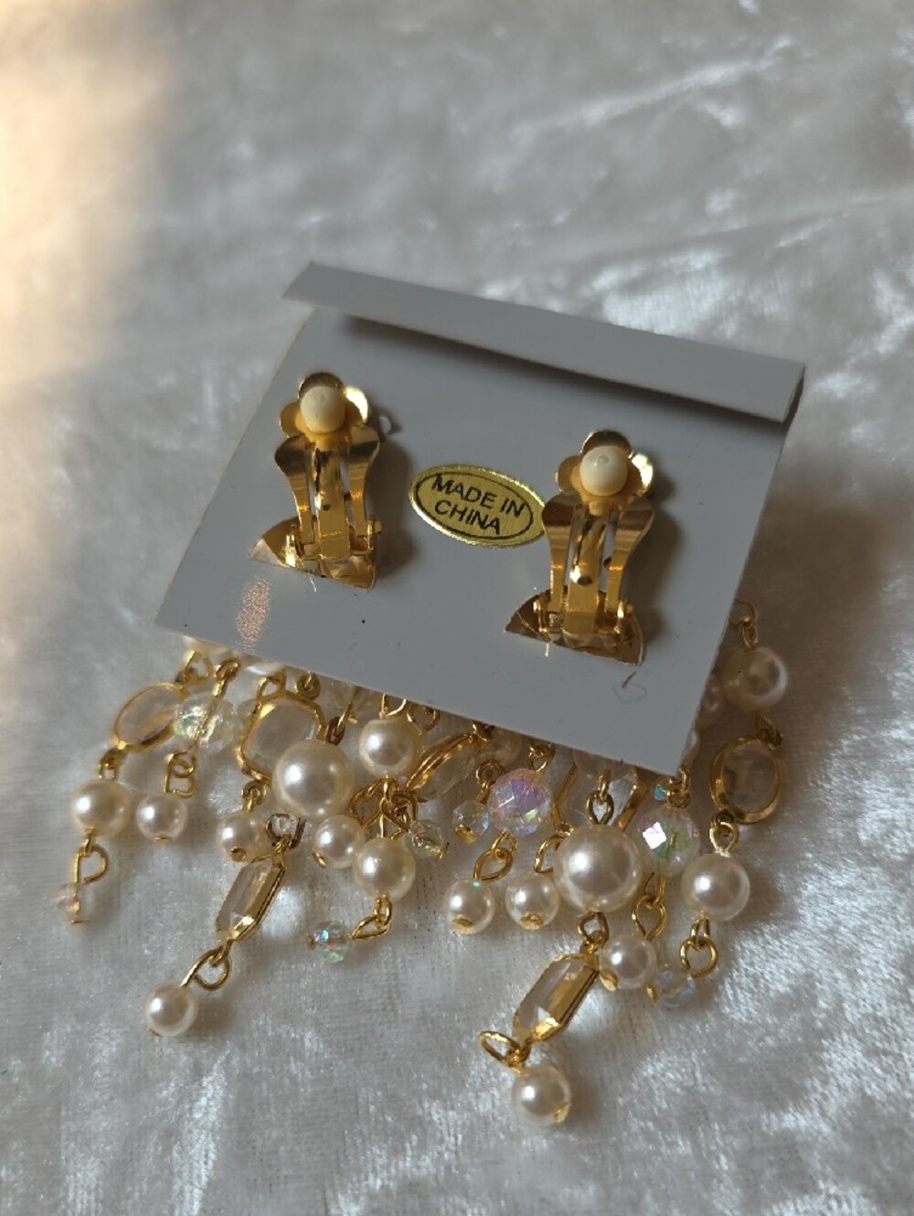 Vintage Gold Pearl Cluster Dangle Feminine Clip On Earrings - Picture 2 of 7